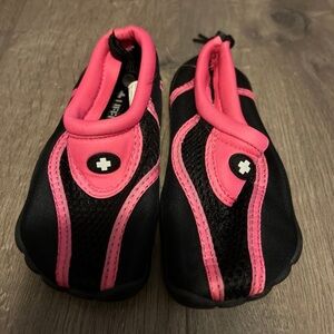 Used Toddler girls lifeguard water shoes size 9/10